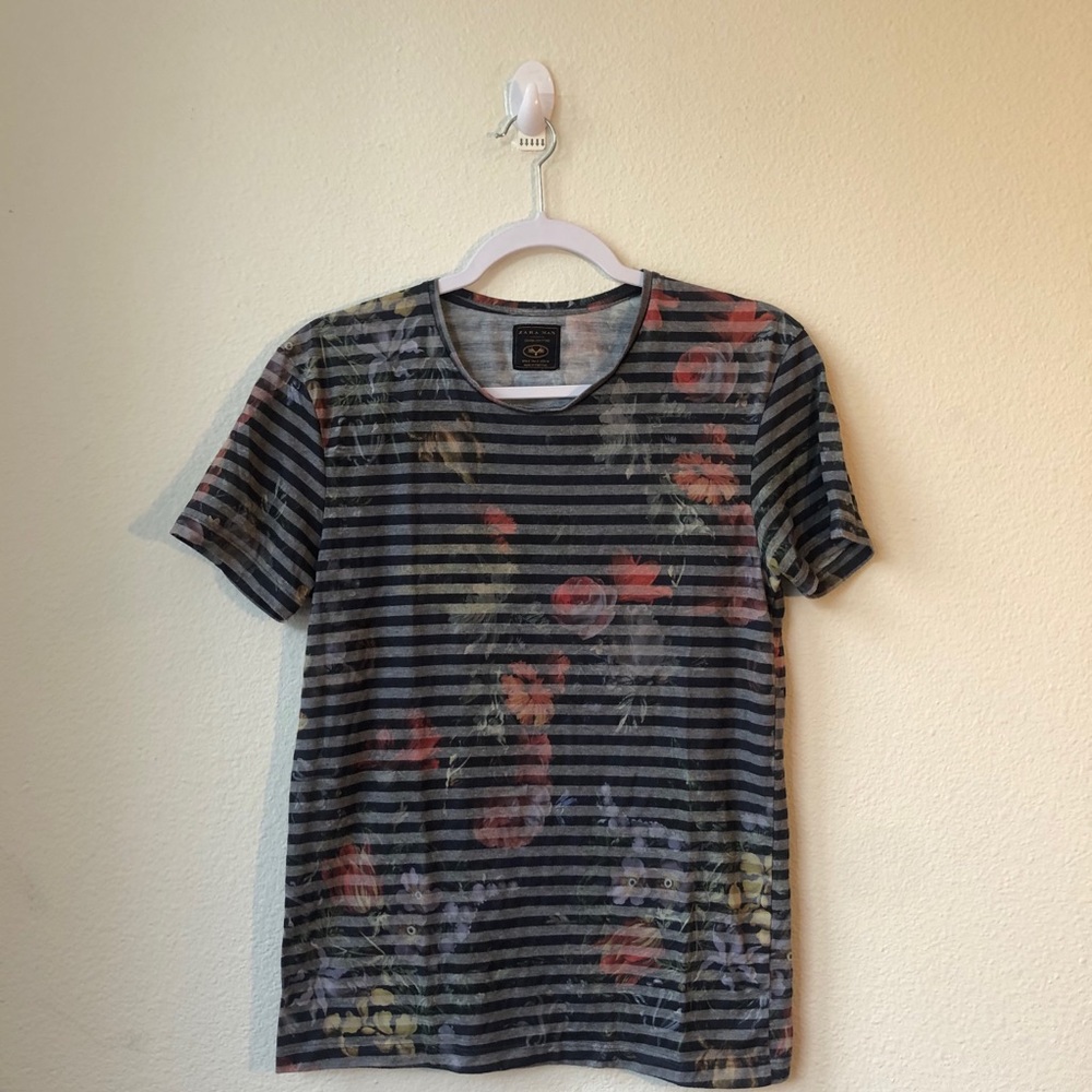 Floral like, striped t-shirt